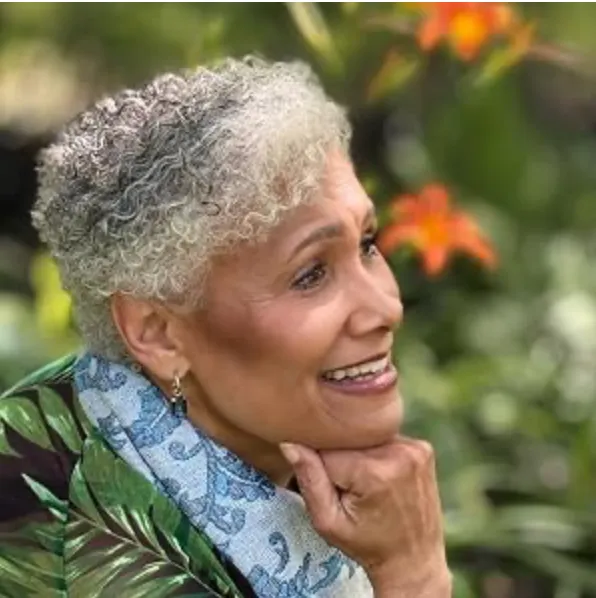 Portrait of Leslie Ahmadi