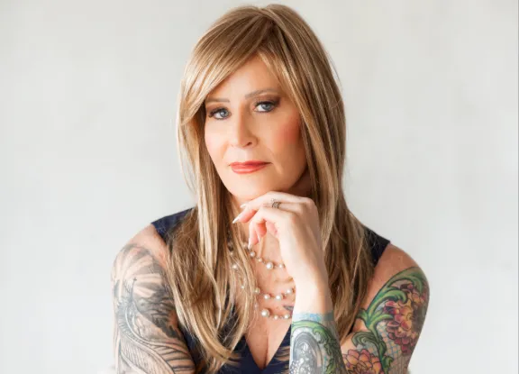 Photo of Andrea Leigh